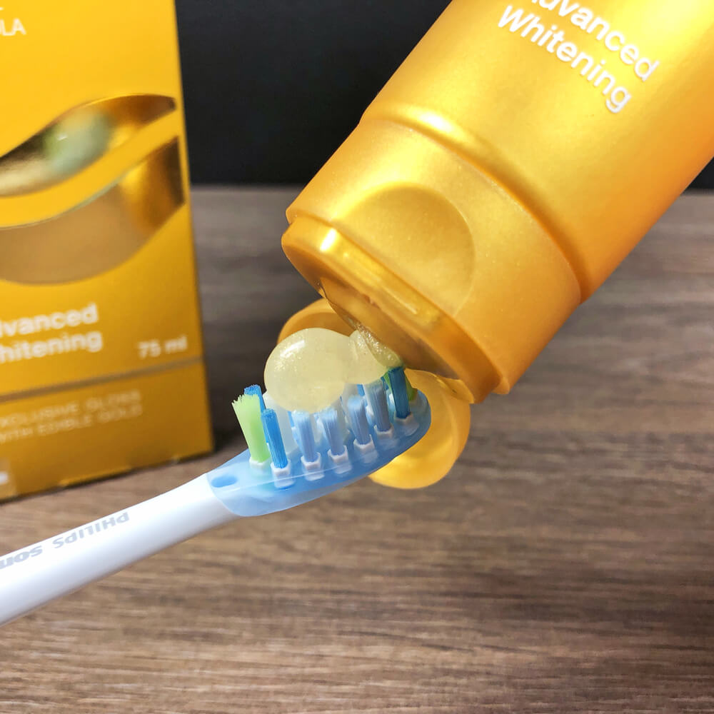 Dentissimo Extra Whitening GOLD 75ML valgendav hambapasta (kullaosakestega) – Kuva 6