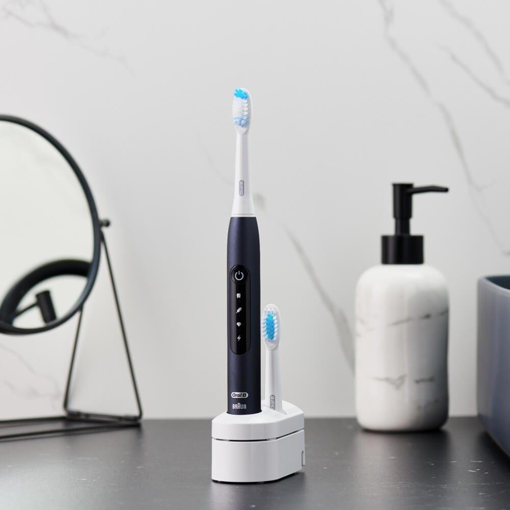 Oral-B Pulsonic SLIM Luxe 4500 Matte Black Sonic sähköhammasharja (2 harjapead) + Reisikarp – Kuva 6