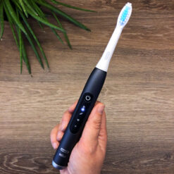 Oral-B Pulsonic SLIM Luxe 4500 Matte Black Sonic sähköhammasharja (2 harjapead) + Reisikarp – Kuva 3
