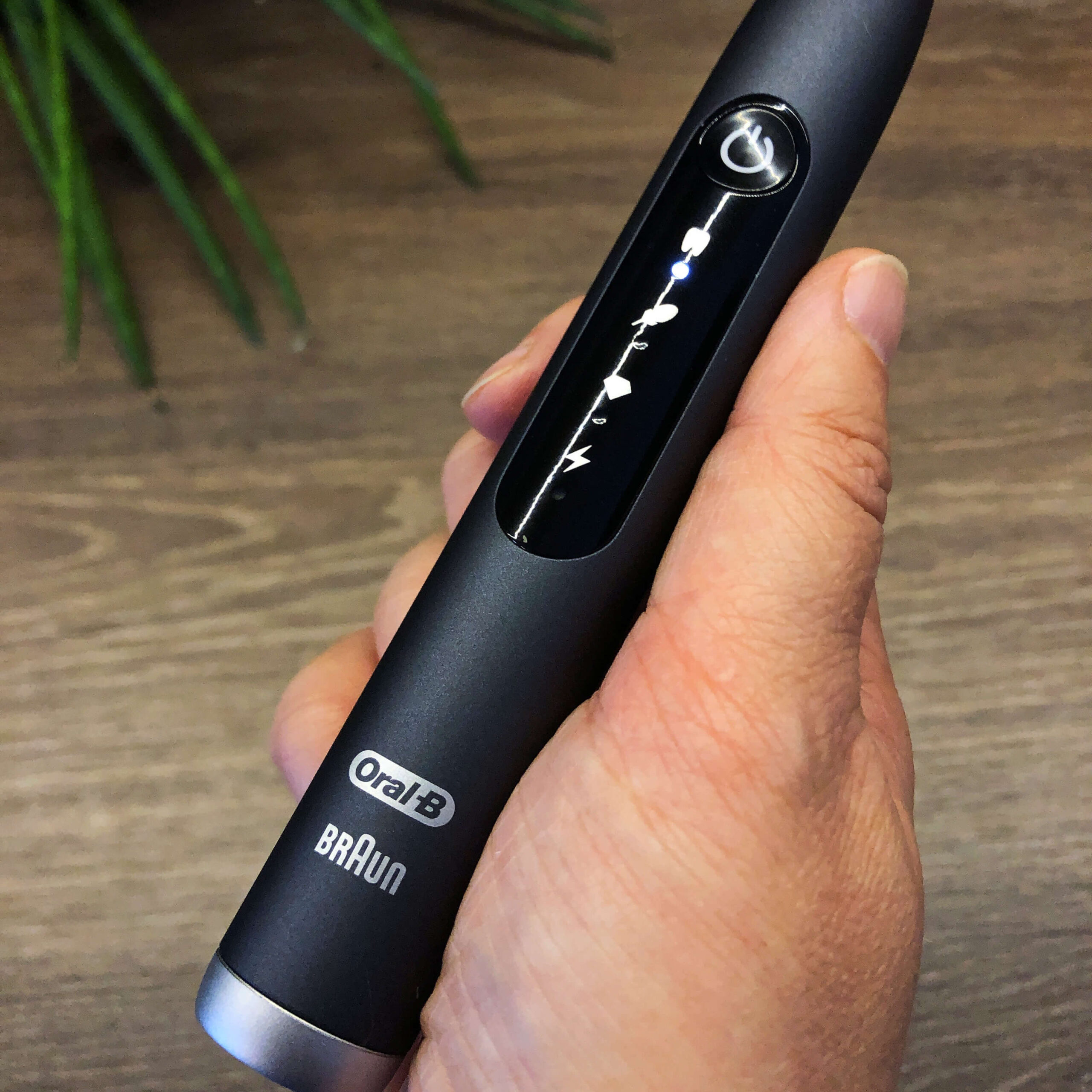 Oral-B Pulsonic SLIM Luxe 4500 Matte Black Sonic sähköhammasharja (2 harjapead) + Reisikarp – Kuva 5