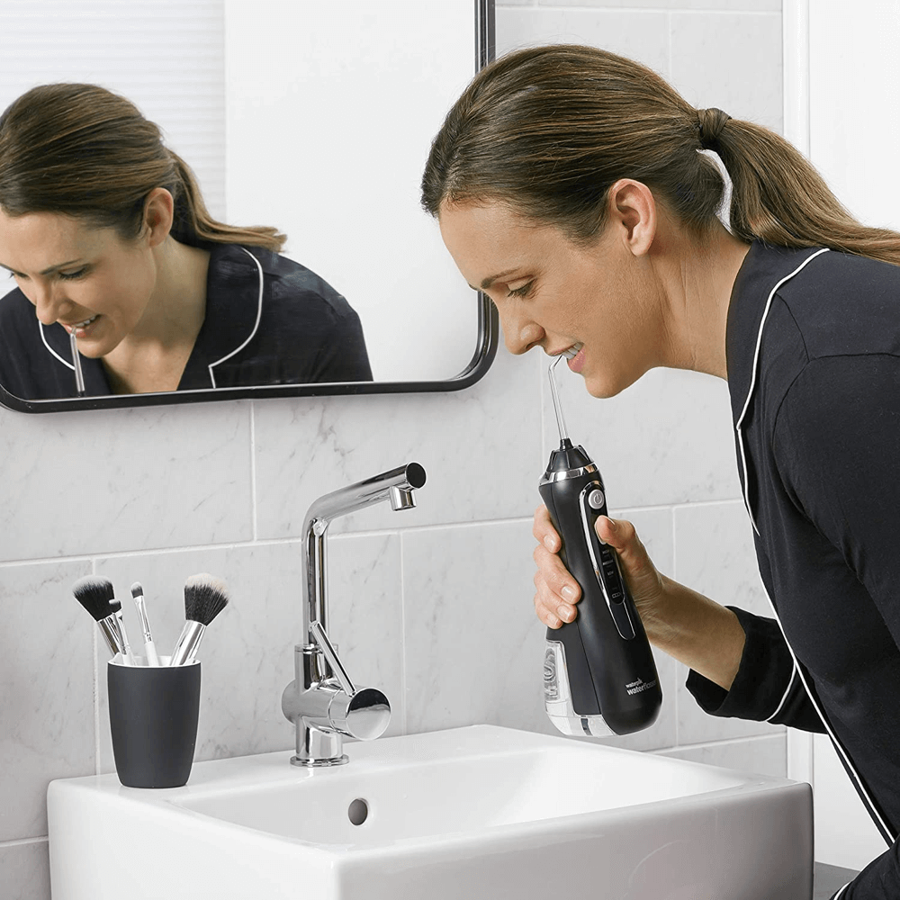 Waterpik WP-562EU Cordless Advanced suu irrigaator hambavahepuhastaja MUST (3 režiimiga) – Kuva 5