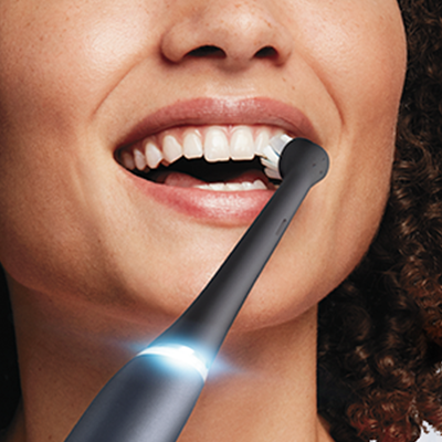 Oral-B iO8 sähköhammasharja Black Onyx / White Alabaster (2 hambaharja, 6 režiimi, kiirlaadija) – Kuva 11