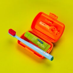 Curaprox BE YOU Reisikomplekt ORANŽ - hambahari, pasta + 2 hambavaheharja – Kuva 4