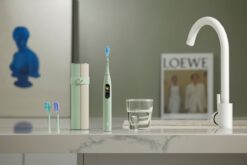 Oclean X Ultra 20 Set sähköhammasharja ROHELINE (3 otsikut, WiFi, laetav reisivutlar) – Kuva 7